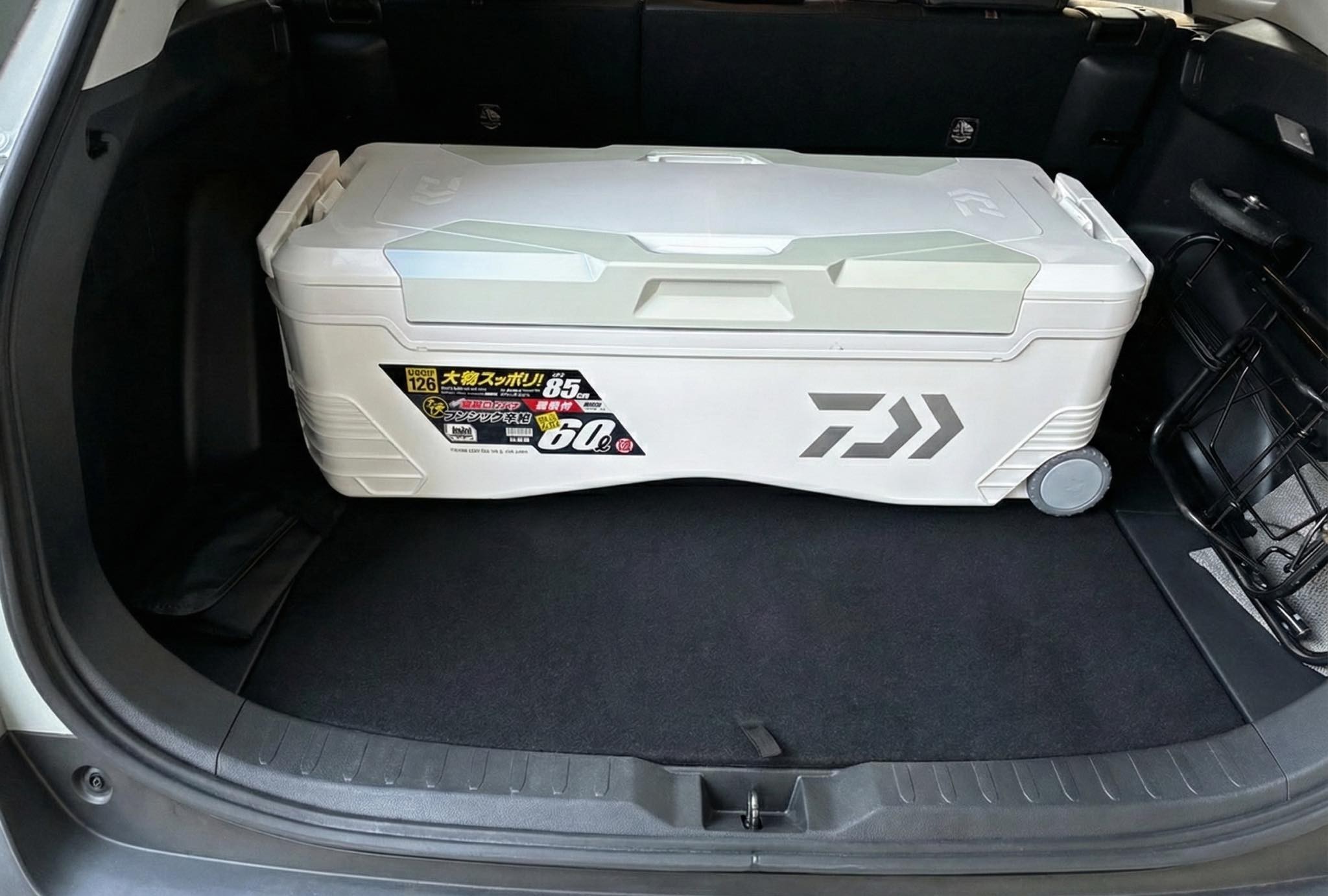 トランクマスター 6000をRAV4に載せた写真